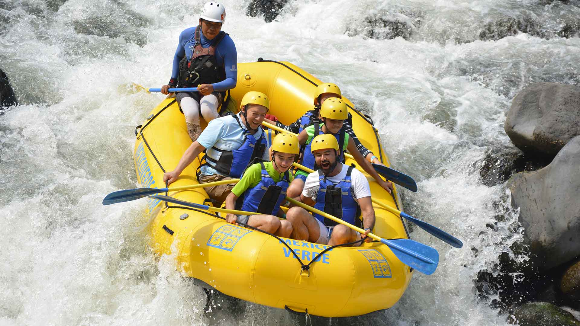 Descenso-de-rio-rafting-mexico-verde-jalcomulco